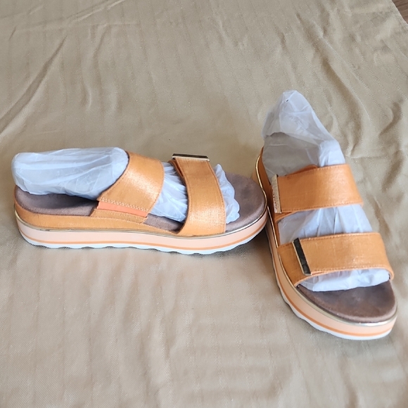 Vionic Brandie Wedge Orange Sandals Comfortable Modern Design - Picture 1 of 6